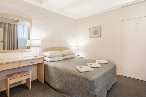 Black Dolphin Resort Motel & Apartments - Accommodation Gold Coast 38