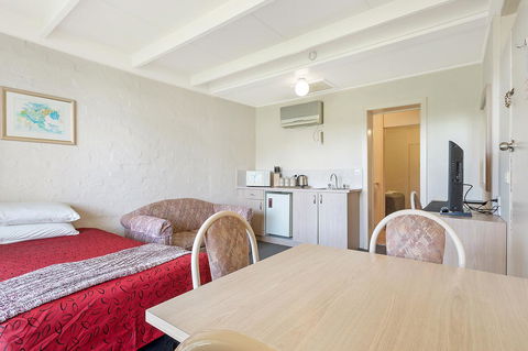 Black Dolphin Resort Motel & Apartments - Accommodation Gold Coast 14