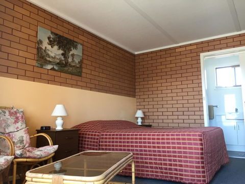 Deniliquin Motel - 1 Gold Coast 8
