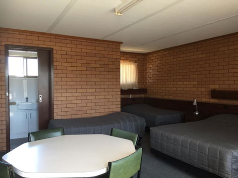 Deniliquin Motel - 1 Gold Coast 13