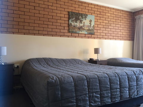 Deniliquin Motel - 1 Gold Coast 11