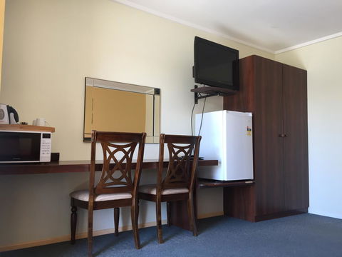 Deniliquin Motel - 1 Gold Coast 6