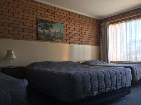 Deniliquin Motel - 1 Gold Coast 12