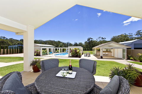 One Mile Mansion - Private Coastal Retreat FREE FAMILY ADVENTURE PASS - Gold Coast 4U 1