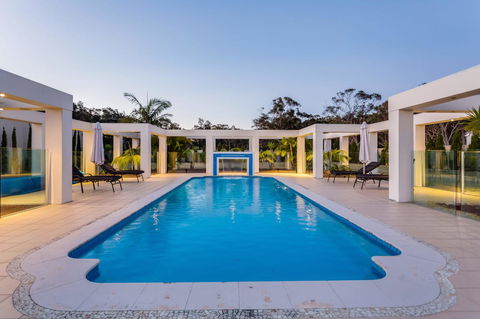 One Mile Mansion - Private Coastal Retreat FREE FAMILY ADVENTURE PASS - Gold Coast 4U 0