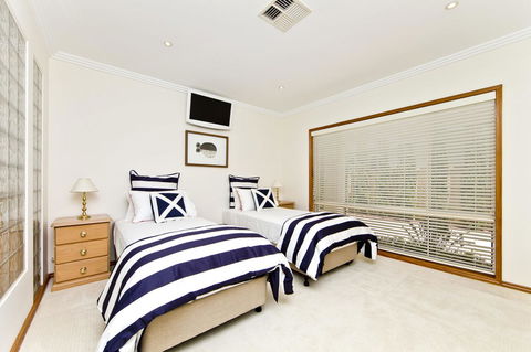 One Mile Mansion - Private Coastal Retreat FREE FAMILY ADVENTURE PASS - Gold Coast 4U 17