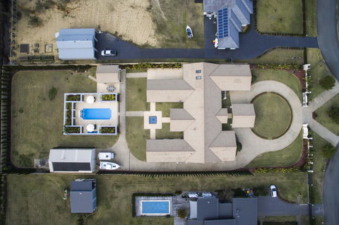 One Mile Mansion - Private Coastal Retreat FREE FAMILY ADVENTURE PASS - Gold Coast 4U 21