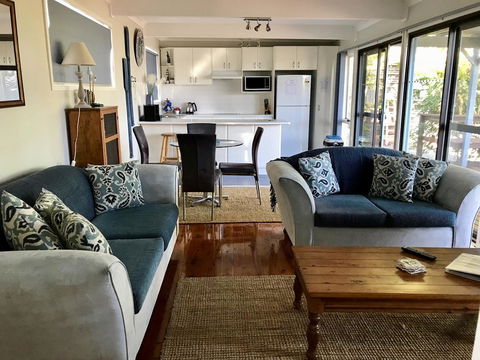 Lakeview Cottage - Gold Coast 4U 6