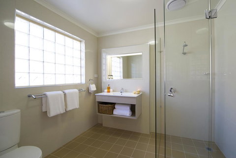 Marty's @ Little Beach - Accommodation Gold Coast 1