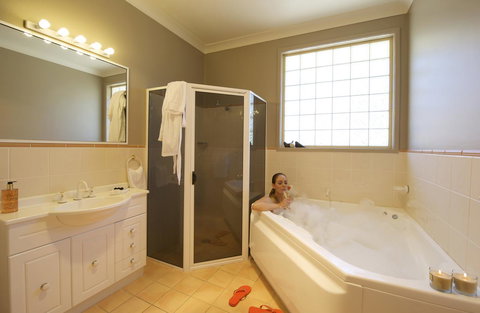 Marty's @ Little Beach - Accommodation Gold Coast 5