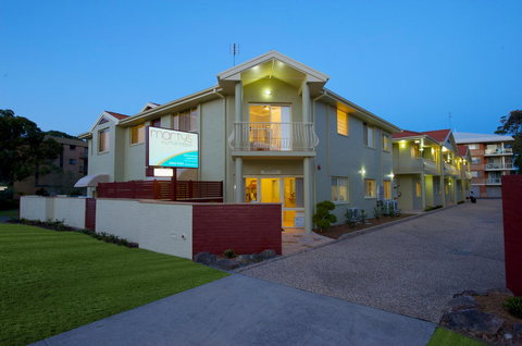 Marty's @ Little Beach - Accommodation Gold Coast 4