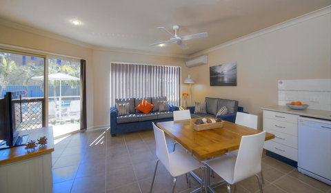 Marty's @ Little Beach - Accommodation Gold Coast 14