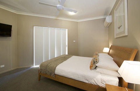 Marty's @ Little Beach - Accommodation Gold Coast 8