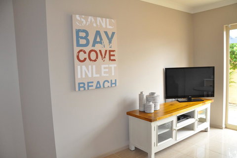 Marty's @ Little Beach - Accommodation Gold Coast 29