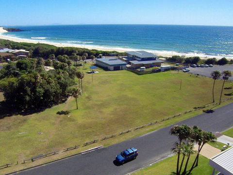 2 Cliff Road - Accommodation Gold Coast 0