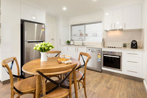 Sleeping In Style - Central & Sophisticated - Gold Coast 4U 6