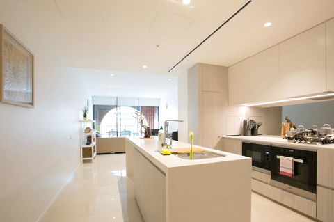 Newly Settled Three Bedrooms Apartment In CBD - Gold Coast 4U 11