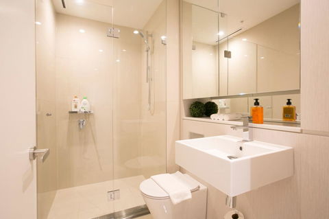 Newly Settled Three Bedrooms Apartment In CBD - Gold Coast 4U 3