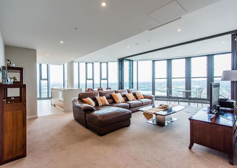 180Â° Water View Three Bedroom (wooden Furniture) - Gold Coast 4U 0