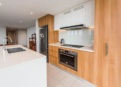 180Â° Water View Three Bedroom (wooden Furniture) - Gold Coast 4U 31