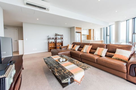 180Â° Water View Three Bedroom (wooden Furniture) - Gold Coast 4U 15