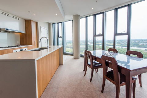 180Â° Water View Three Bedroom (wooden Furniture) - Gold Coast 4U 10