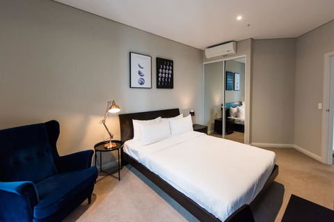 180Â° Water View Three Bedroom (wooden Furniture) - Gold Coast 4U 8