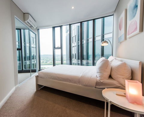 180Â° Water View Three Bedroom (wooden Furniture) - Gold Coast 4U 6