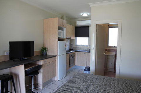 Tumut Apartments - Accommodation Gold Coast 5