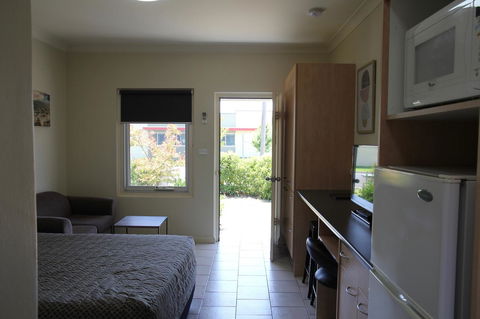 Tumut Apartments - Accommodation Gold Coast 6
