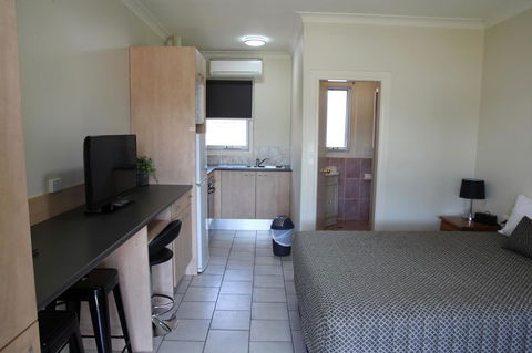 Tumut Apartments - Accommodation Gold Coast 2