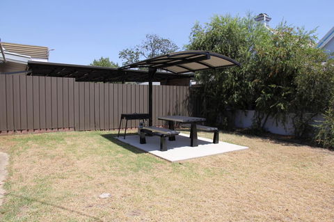 Tumut Apartments - Accommodation Gold Coast 19