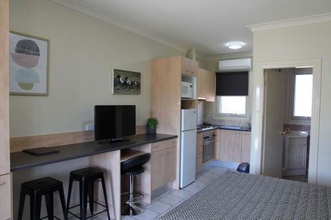 Tumut Apartments - Accommodation Gold Coast 8