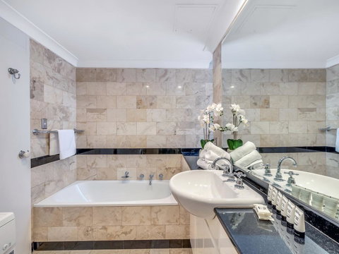 Panoramic Harbour Views And Unbeatable Comfort - 1 Gold Coast 4