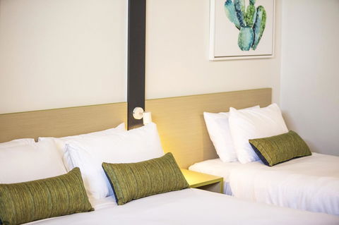 Nightcap At Hume Hotel - Gold Coast 4U 0