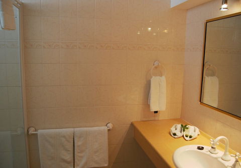 Stay At Alice Springs Hotel - Gold Coast 4U 27