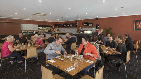 Stay At Alice Springs Hotel - Gold Coast 4U 32