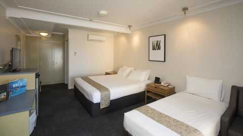 Stay At Alice Springs Hotel - Gold Coast 4U 4