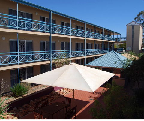 Stay At Alice Springs Hotel - Gold Coast 4U 11