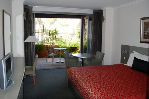 Stay At Alice Springs Hotel - Gold Coast 4U 17