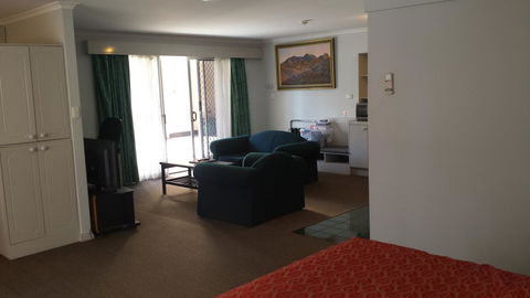 Stay At Alice Springs Hotel - Gold Coast 4U 21