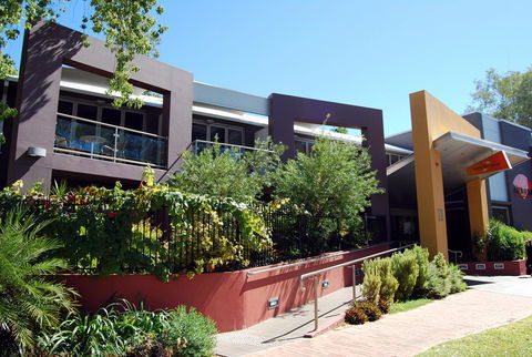 Stay At Alice Springs Hotel - Gold Coast 4U 0