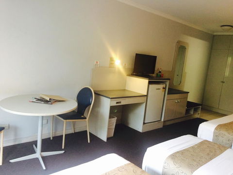Stay At Alice Springs Hotel - Gold Coast 4U 24