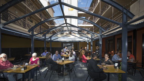Stay At Alice Springs Hotel - Gold Coast 4U 30