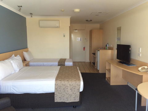 Stay At Alice Springs Hotel - Gold Coast 4U 6