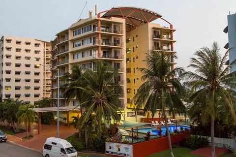 Cullen Bay Resorts - Accommodation Gold Coast 0