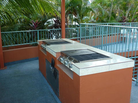Cullen Bay Resorts - Accommodation Gold Coast 17