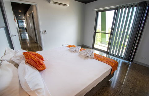 Magnum Serviced Apartments - Accommodation Gold Coast 34