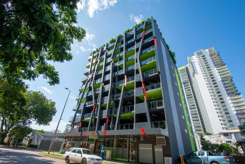 Magnum Serviced Apartments - Accommodation Gold Coast 30