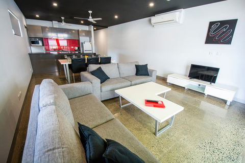 Magnum Serviced Apartments - Accommodation Gold Coast 4